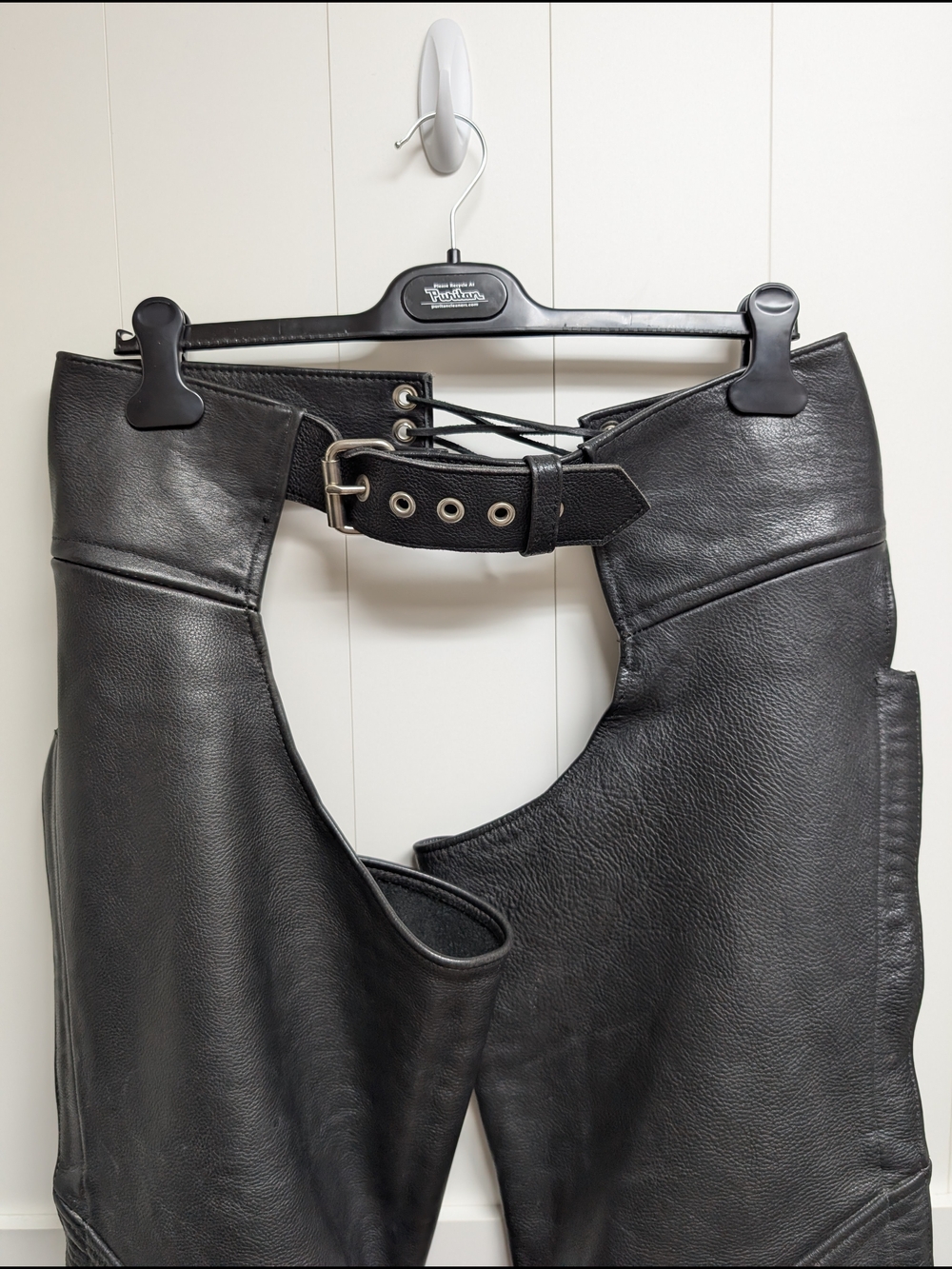 Black Leather Motorcycle Chaps with Belt Buckle - Picture 5 of 14